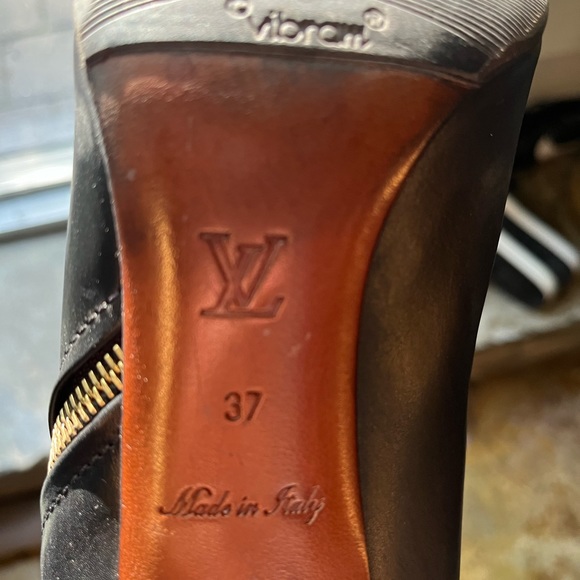 Louis Vuitton Leather and Suede High Boot - 37 - Picture 8 of 14